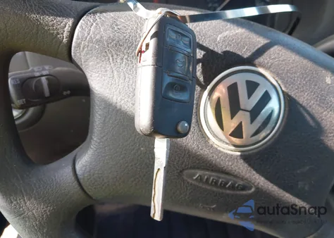 2004 Volkswagen Golf Gls/Gls 2.0L z USA, uszkodzony, nr VIN 9BWGL61J644029751